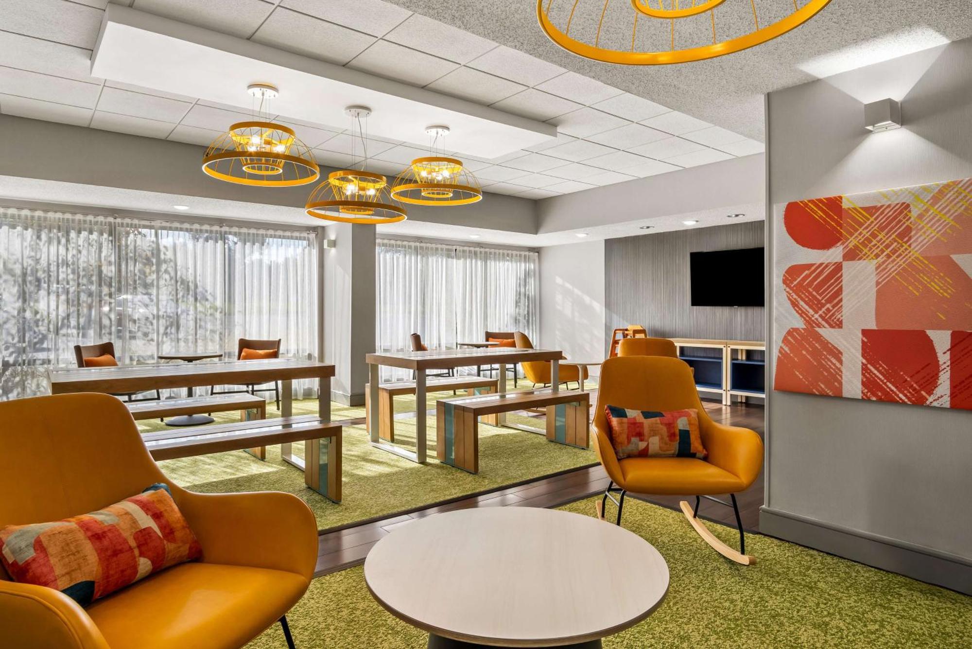 Surestay Plus Hotel By Best Western Stevensville St Joseph Exteriör bild